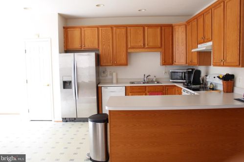 7337 Oldham Leeds Way, Springfield VA  22150-4919 exterior