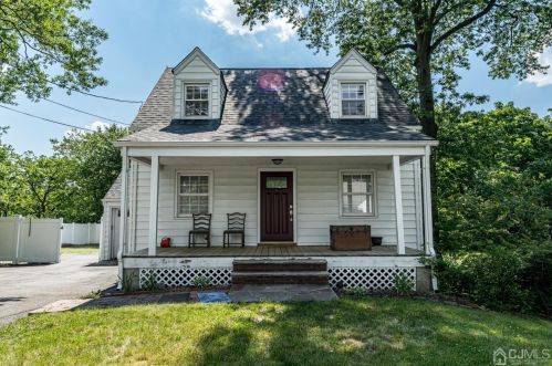 45 Nelson Ave, Piscataway, NJ 08854-5107
