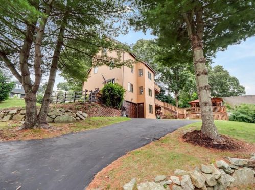 199 Lepes Rd, Tiverton, RI 02878-1303