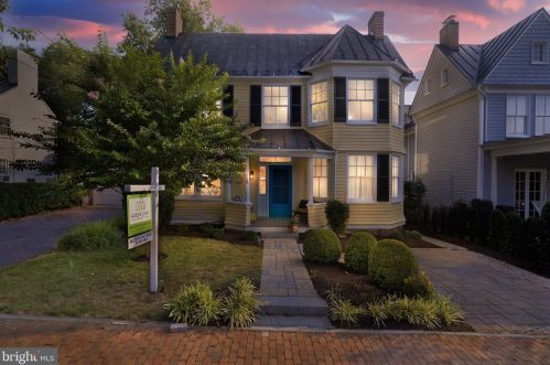 14 Cornwall St, Leesburg, VA 20176-2814