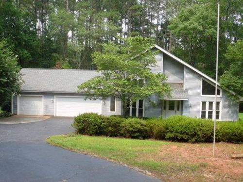215 Chattan Ct, Walhalla, SC 29691-5106