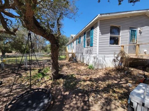 560 Oaks Rd, Joppa, TX 78605-3549