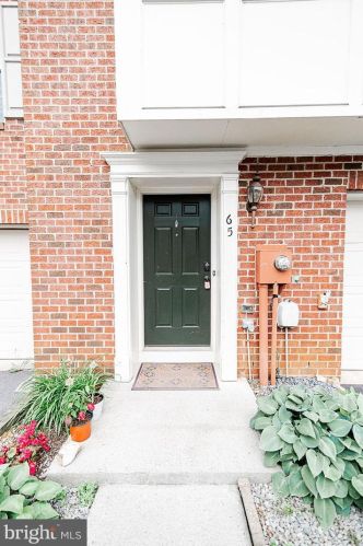 65 Don Quixote Dr, Charles Town, WV 25414-6036