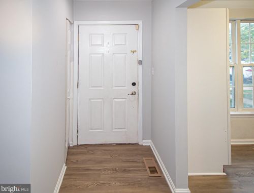 9581 Scales Pl, Bristow, VA 20136-1242
