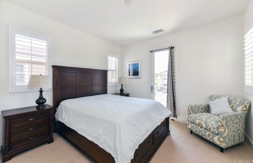 73 Gainsboro, Irvine CA  92620-2187 exterior