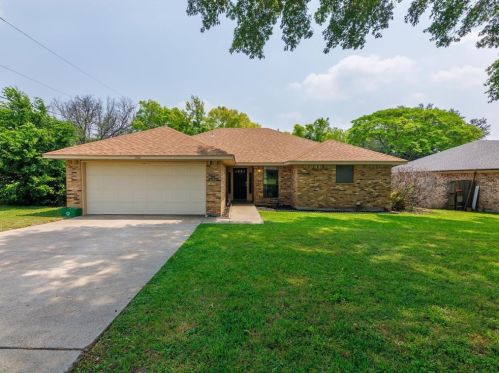 1321 Lampasas Dr, Fort Worth, TX 76126-4217