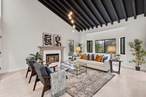 3360 Chevy Chase Dr, Glendale CA  91206-1428 exterior