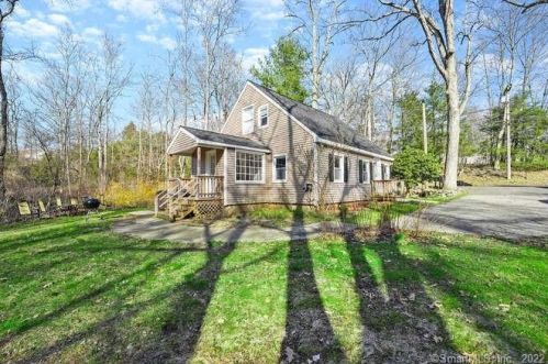 35 Philo Curtis Rd, Sandy Hook CT  06482-1220 exterior
