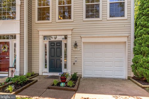 14391 Hulfish Way, Gainesville, VA 20155-1660