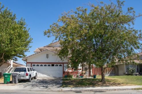 45834 Picadilly St, Lancaster, CA 93534-1490