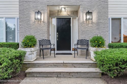 24 Valley Forge Rd, Tinton Falls NJ  07724-2441 exterior