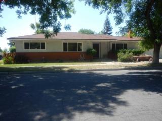 3755 Angus St, Fresno, CA 93726-5616