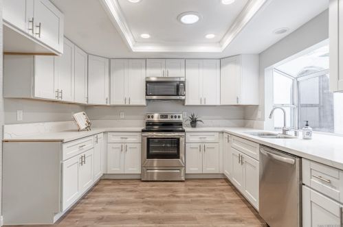 1325 Eldean Ln, Oceanside, CA 92054-5771