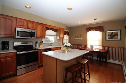 39 Walter Ave, Norwalk, CT 06851-5336