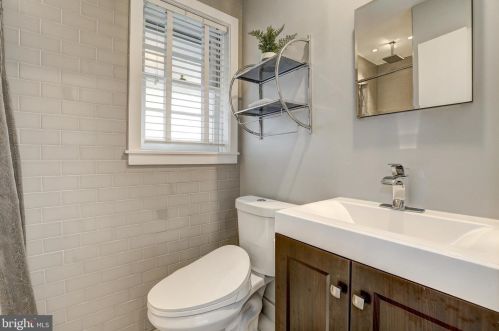 15009 Snowden Dr, Silver Spring MD 20905-5663 exterior