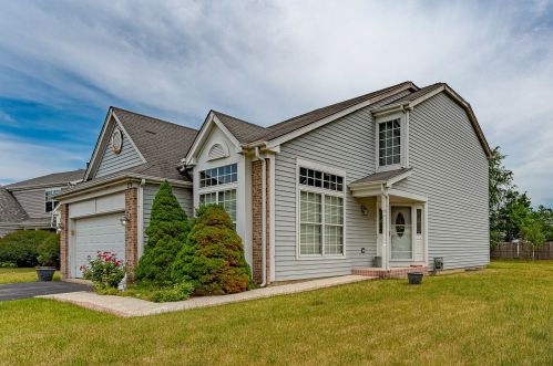 279 Dublin Ln, South Elgin, IL 60177-2716