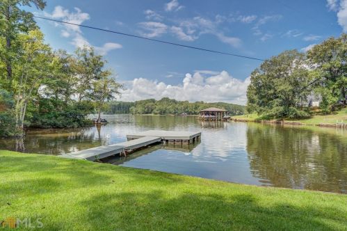 200 Dogwood Cir, Mansfield, GA 30055-2427