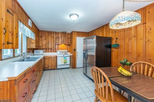 500 Vly Vw Ave, Hackettstown NJ  07840-1416 exterior
