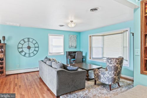 31 Moser Rd, Graceham, MD 21788-1807