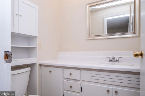 901 Enola Rd, Carlisle PA 17015-9548 exterior