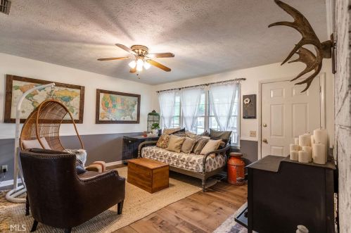 35 Southern Woods Dr, Armuchee, GA 30105-2230