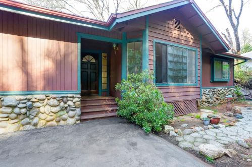 10430 Alta Sierra Dr, Grass Valley, CA 95949-6887