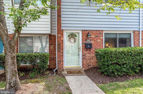 2219 Huston Pl, Herndon, VA 20170-4323