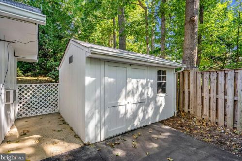 7301 Lackawanna Dr, Springfield VA  22150-4418 exterior