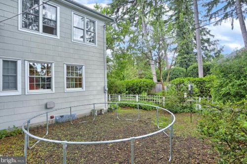 263 Walnut St, Carlisle PA  17013-3735 exterior