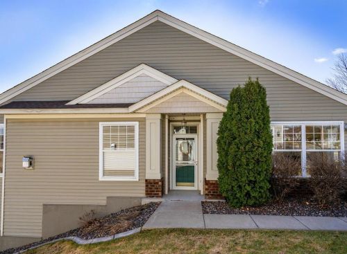 3886 Lawndale Ln, Minneapolis, MN 55446-2936