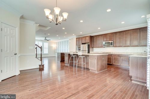 7892 Carbondale Way, Springfield VA  22153 exterior