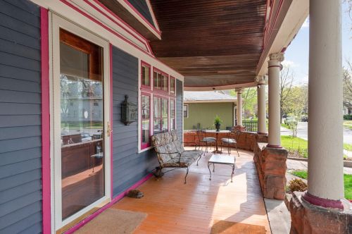 929 Hague Ave, Saint Paul, MN 55104-6518