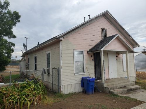 211 Olive Ave, Rialto, CA 92376-5917