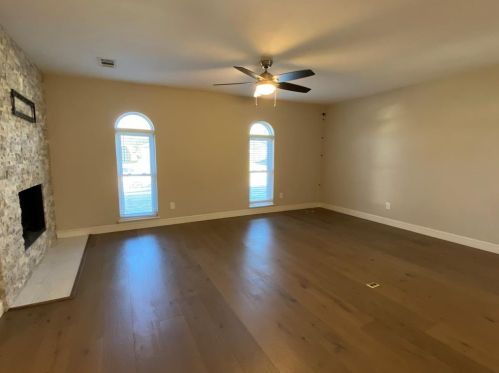 2032 Kings Rd, Carrollton TX  75007-3149 exterior