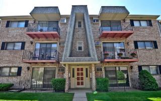 5321 Delphia Ave, Chicago, IL 60656-4619