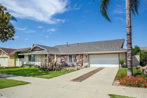 3189 Pinewood St, Orange CA  92865-1226 exterior