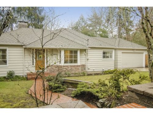 8215 Fairway Dr, Portland, OR 97225-2753