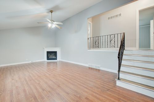 15227 La Crosse Ave, Oak Forest IL  60452-2329 exterior
