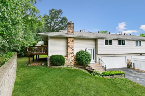 1718 Hickory Hill Dr, Saint Paul, MN 55122-2410