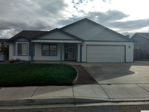 5514 Johnson Dr, Pasco, WA 99301-8479