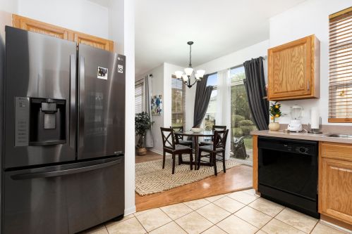 561 Pinebrook Dr, Lemont IL  60490-3173 exterior