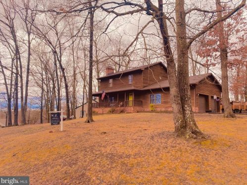 215 Overlook Dr, Cross Junction, VA 22625-2490
