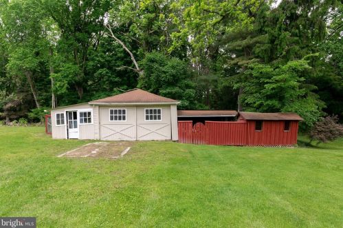 1671 Lawrence Rd, Trenton NJ 08648 exterior