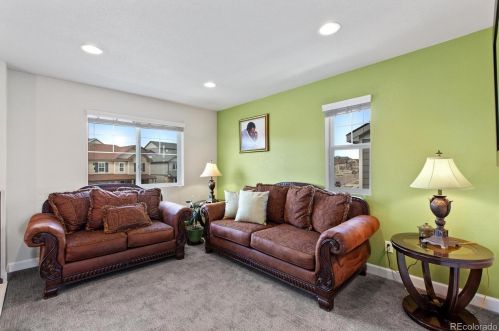 7370 Old Hammer Way, Aurora CO  80016-6115 exterior