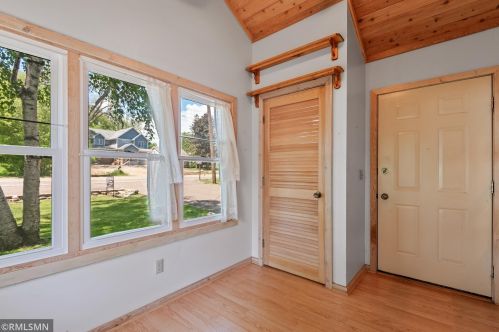 521 Geneva Ave, Saint Paul MN  55128-6421 exterior