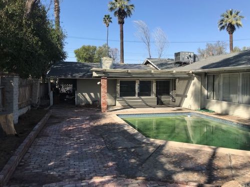 6452 Riverside, Riverside CA  92506-3154 exterior