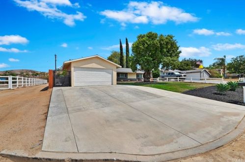 1543 Hillside Ave, Norco, CA 92860-3050