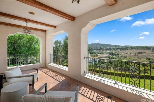 22 Black Falcon, Irvine CA  92603-0420 exterior