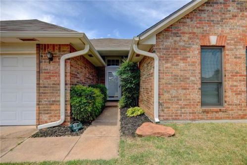 529 173rd St, Edmond, OK 73012-6781