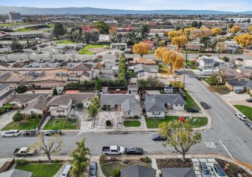 15 Whittier St, Milpitas, CA 95035-4827
